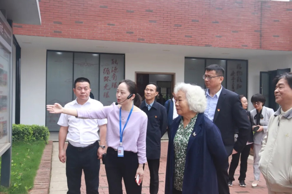 �������ʹ���-׷�󿵽�,����һ������