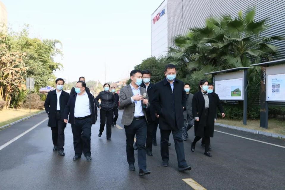 �������ʹ���-׷�󿵽�,����һ������