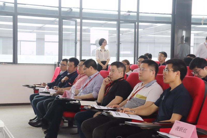 �������ʹ���-׷�󿵽�,����һ������