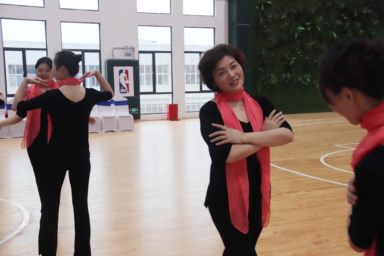 �������ʹ���-׷�󿵽�,����һ������