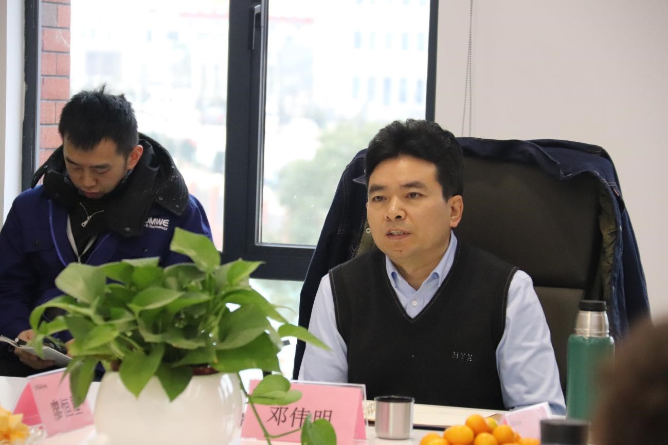 �������ʹ���-׷�󿵽�,����һ������