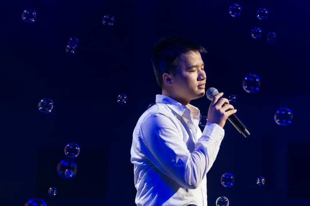 �������ʹ���-׷�󿵽�,����һ������