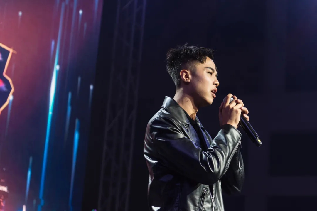 �������ʹ���-׷�󿵽�,����һ������