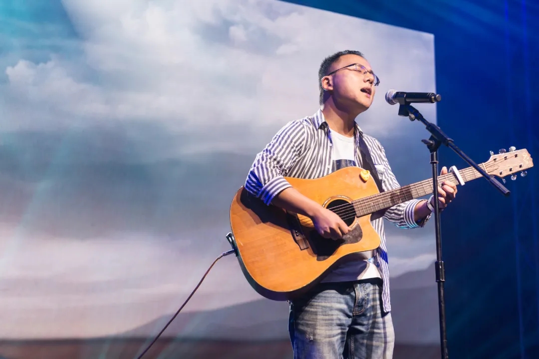 �������ʹ���-׷�󿵽�,����һ������