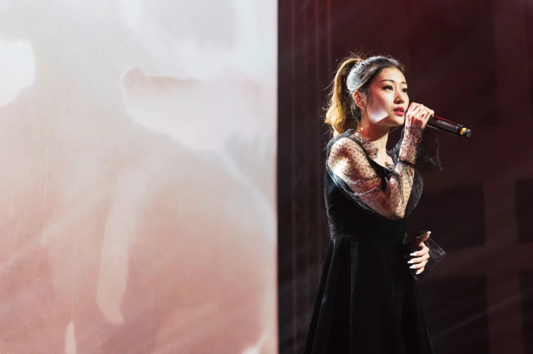 �������ʹ���-׷�󿵽�,����һ������