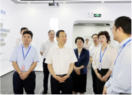 �������ʹ���-׷�󿵽�,����һ������