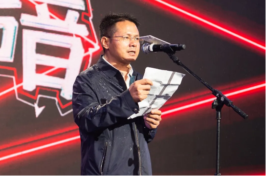 �������ʹ���-׷�󿵽�,����һ������