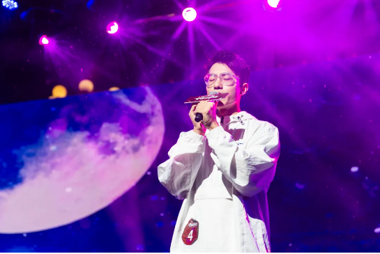 �������ʹ���-׷�󿵽�,����һ������