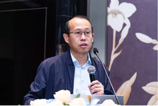 �������ʹ���-׷�󿵽�,����һ������