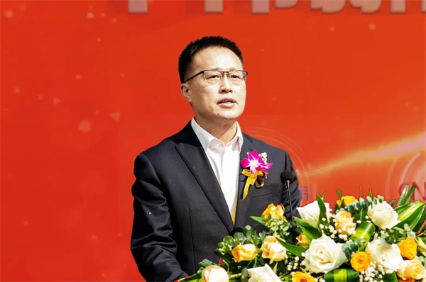 �������ʹ���-׷�󿵽�,����һ������