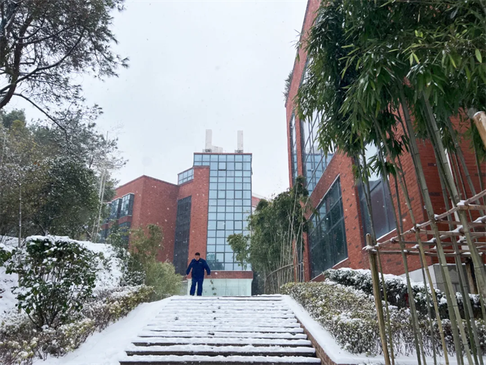 �������ʹ���-׷�󿵽�,����һ������