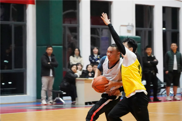 �������ʹ���-׷�󿵽�,����һ������