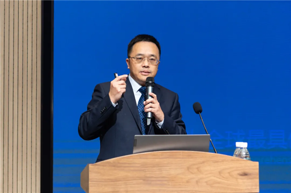 �������ʹ���-׷�󿵽�,����һ������