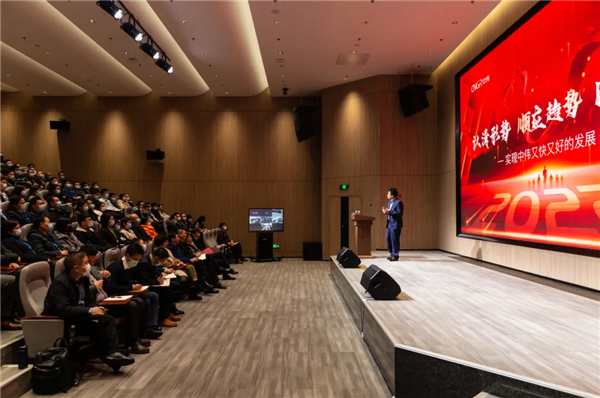 �������ʹ���-׷�󿵽�,����һ������