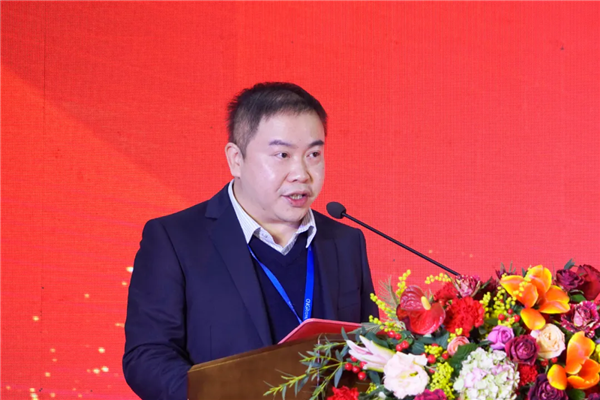 �������ʹ���-׷�󿵽�,����һ������