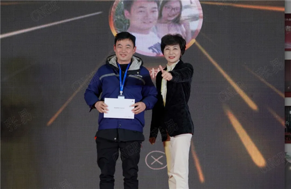 �������ʹ���-׷�󿵽�,����һ������