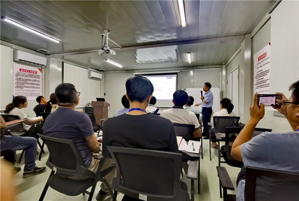 �������ʹ���-׷�󿵽�,����һ������