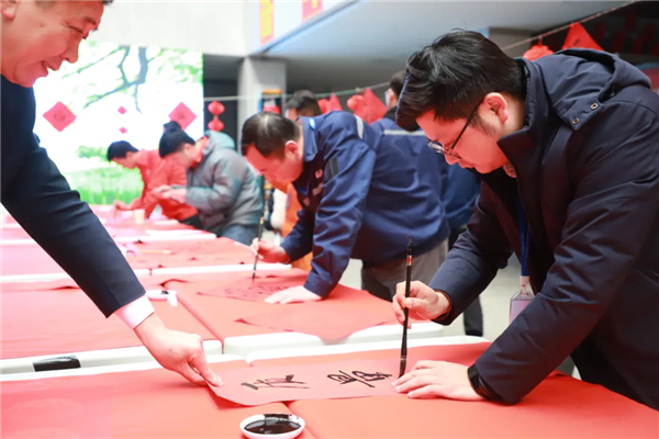 �������ʹ���-׷�󿵽�,����һ������