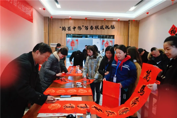 �������ʹ���-׷�󿵽�,����һ������