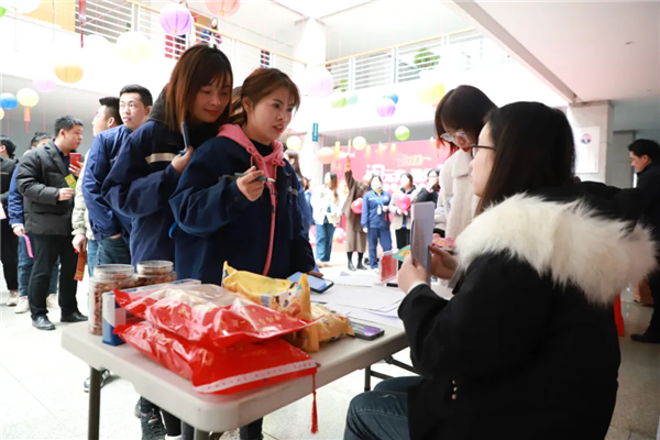 �������ʹ���-׷�󿵽�,����һ������