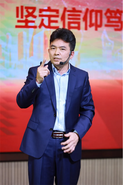 �������ʹ���-׷�󿵽�,����һ������