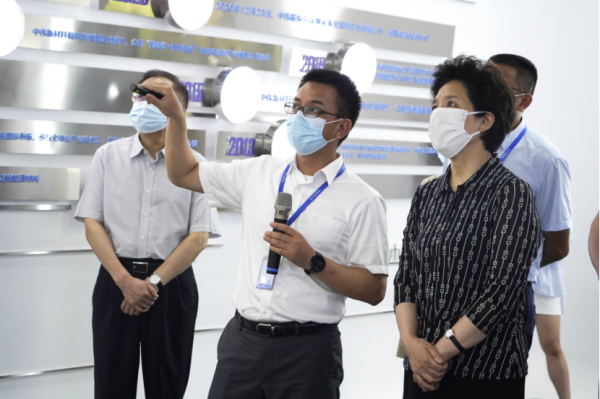 �������ʹ���-׷�󿵽�,����һ������