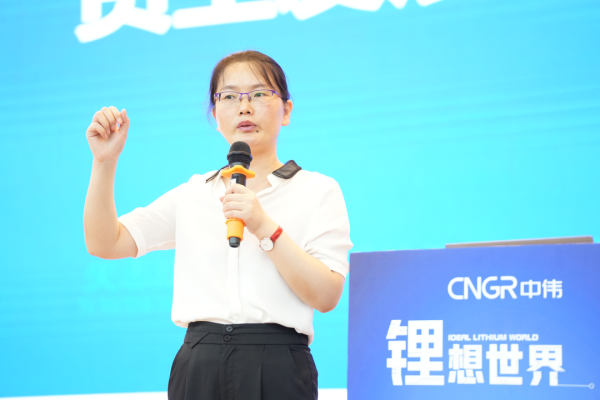 �������ʹ���-׷�󿵽�,����һ������