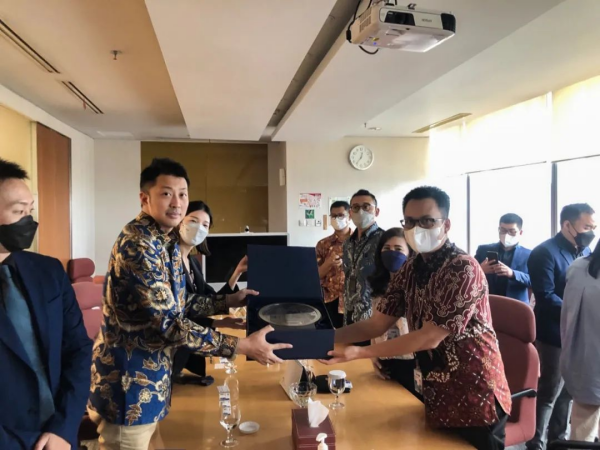 �������ʹ���-׷�󿵽�,����һ������