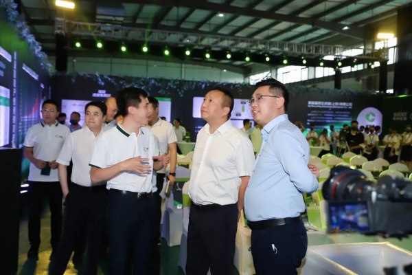 �������ʹ���-׷�󿵽�,����һ������