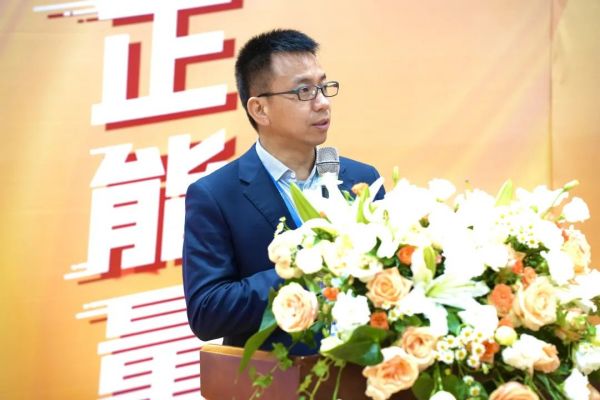 �������ʹ���-׷�󿵽�,����һ������