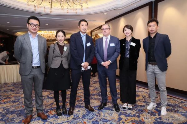 �������ʹ���-׷�󿵽�,����һ������