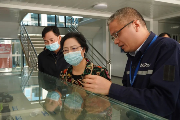 �������ʹ���-׷�󿵽�,����һ������