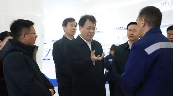 �������ʹ���-׷�󿵽�,����һ������