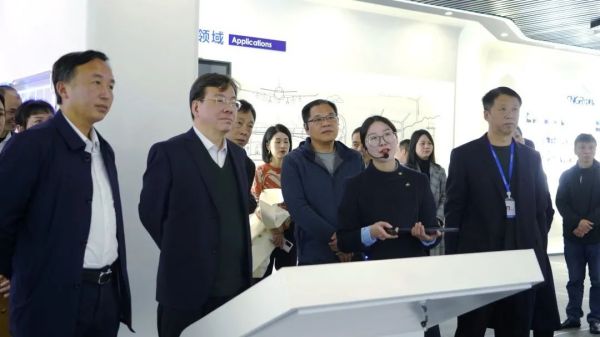 �������ʹ���-׷�󿵽�,����һ������