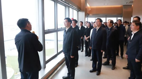 �������ʹ���-׷�󿵽�,����һ������