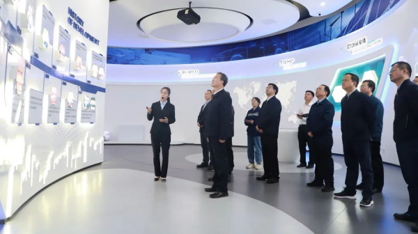 �������ʹ���-׷�󿵽�,����һ������