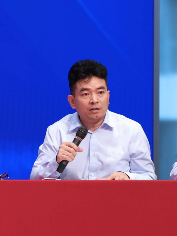 �������ʹ���-׷�󿵽�,����һ������