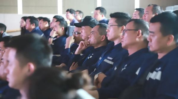 �������ʹ���-׷�󿵽�,����һ������