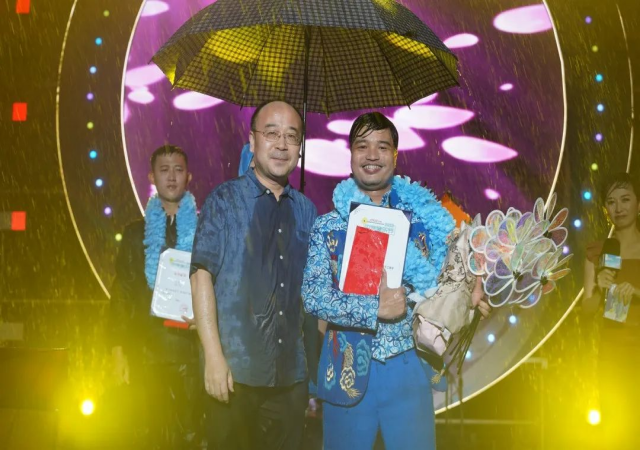 �������ʹ���-׷�󿵽�,����һ������