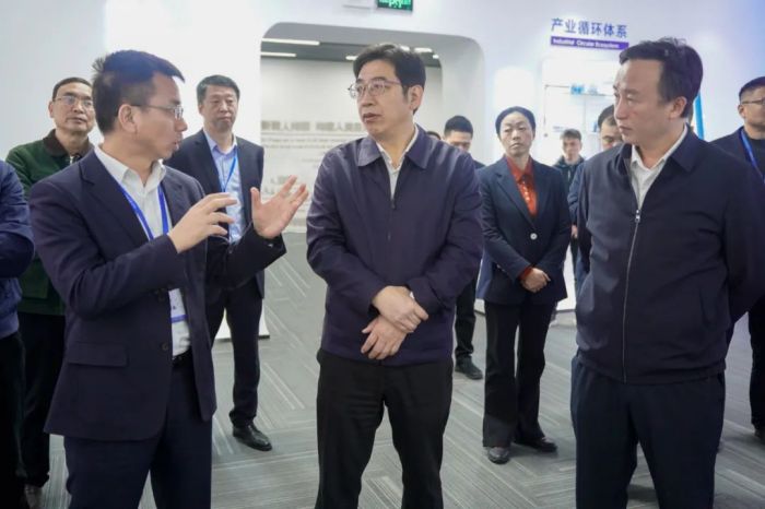 �������ʹ���-׷�󿵽�,����һ������