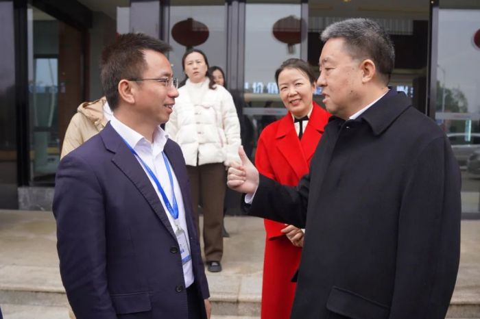 �������ʹ���-׷�󿵽�,����һ������