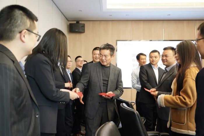 �������ʹ���-׷�󿵽�,����һ������