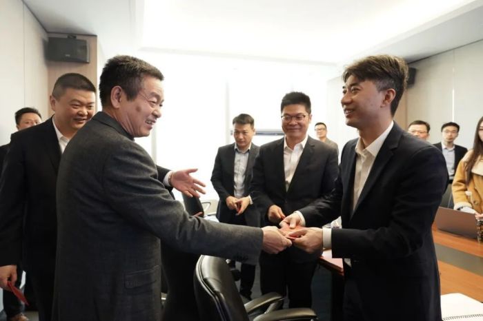 �������ʹ���-׷�󿵽�,����һ������