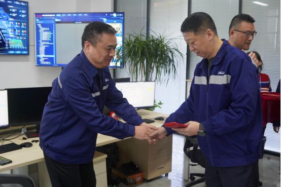 �������ʹ���-׷�󿵽�,����һ������