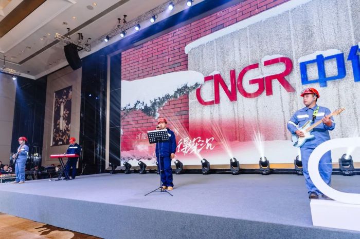 �������ʹ���-׷�󿵽�,����һ������