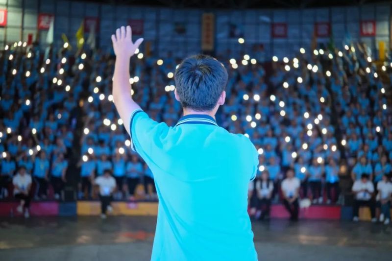 �������ʹ���-׷�󿵽�,����һ������