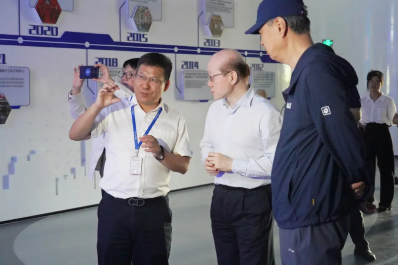 �������ʹ���-׷�󿵽�,����һ������