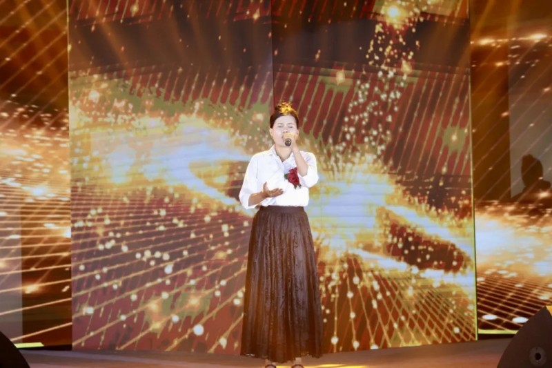 �������ʹ���-׷�󿵽�,����һ������