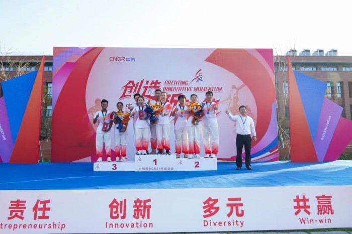 �������ʹ���-׷�󿵽�,����һ������