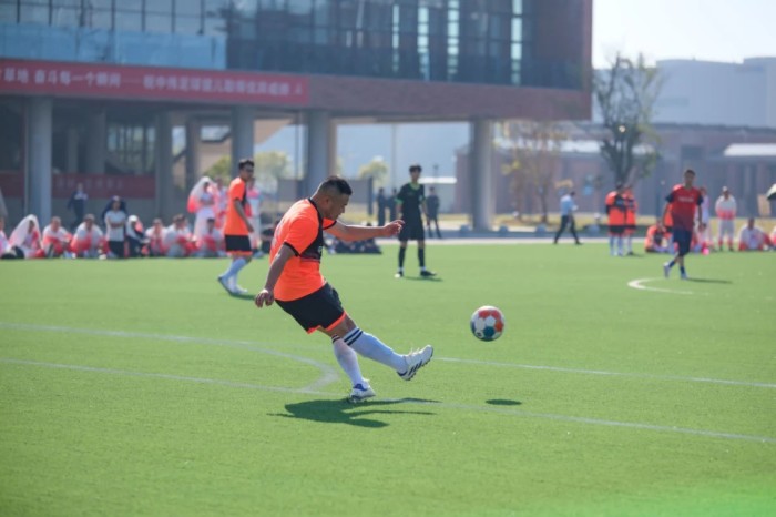 �������ʹ���-׷�󿵽�,����һ������